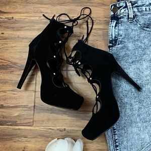 💜2/$30💜 Suede Lace Up Pumps